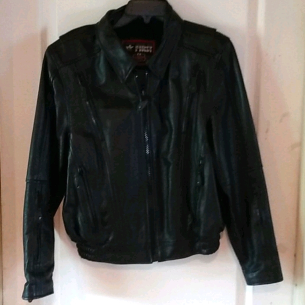 Women's leather bomberjacket new without tags